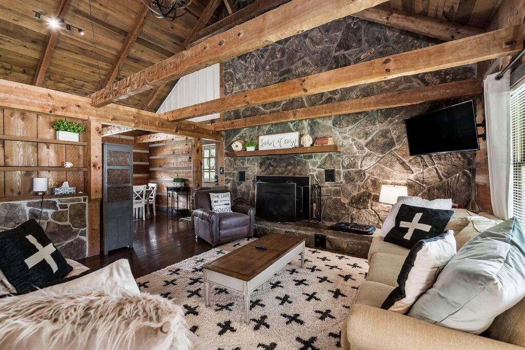 Rustic Cabin, Dock, Firepit, Kayaks & Games Winchester Exterior foto